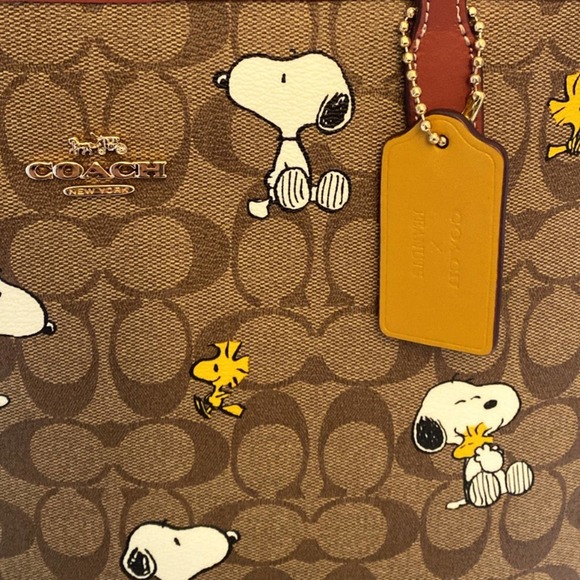 NWT💃Coach X Peanuts City Tote in Signature Canvas with Snoopy Woodstock Print - Picture 9 of 12